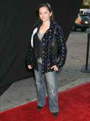 Photos de Mackenzie Rosman - Hollywood Christmas Parade 11.27.2005 - 9